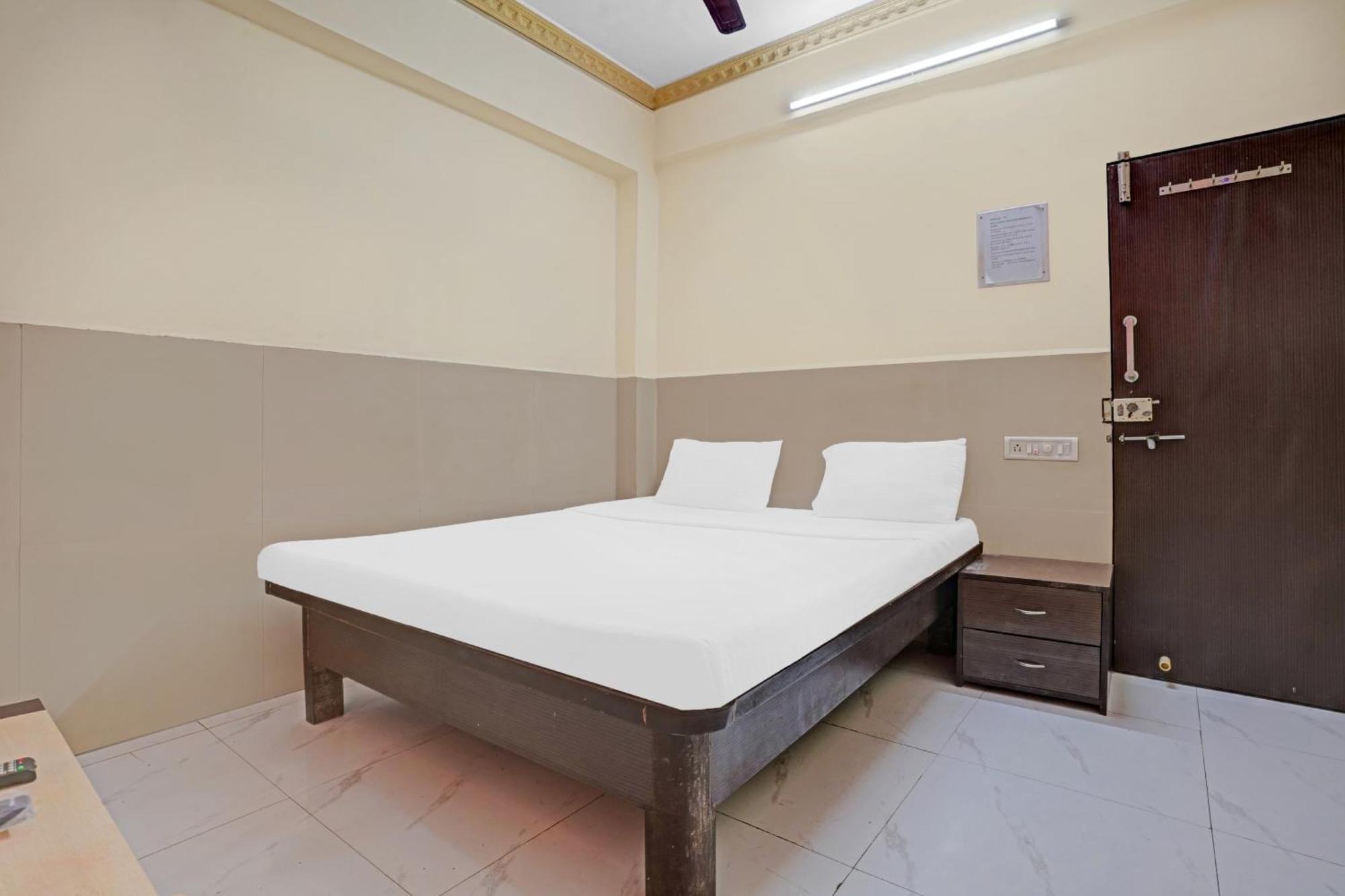 Spot On 81122 Alfa Lodge Βομβάη Εξωτερικό φωτογραφία
