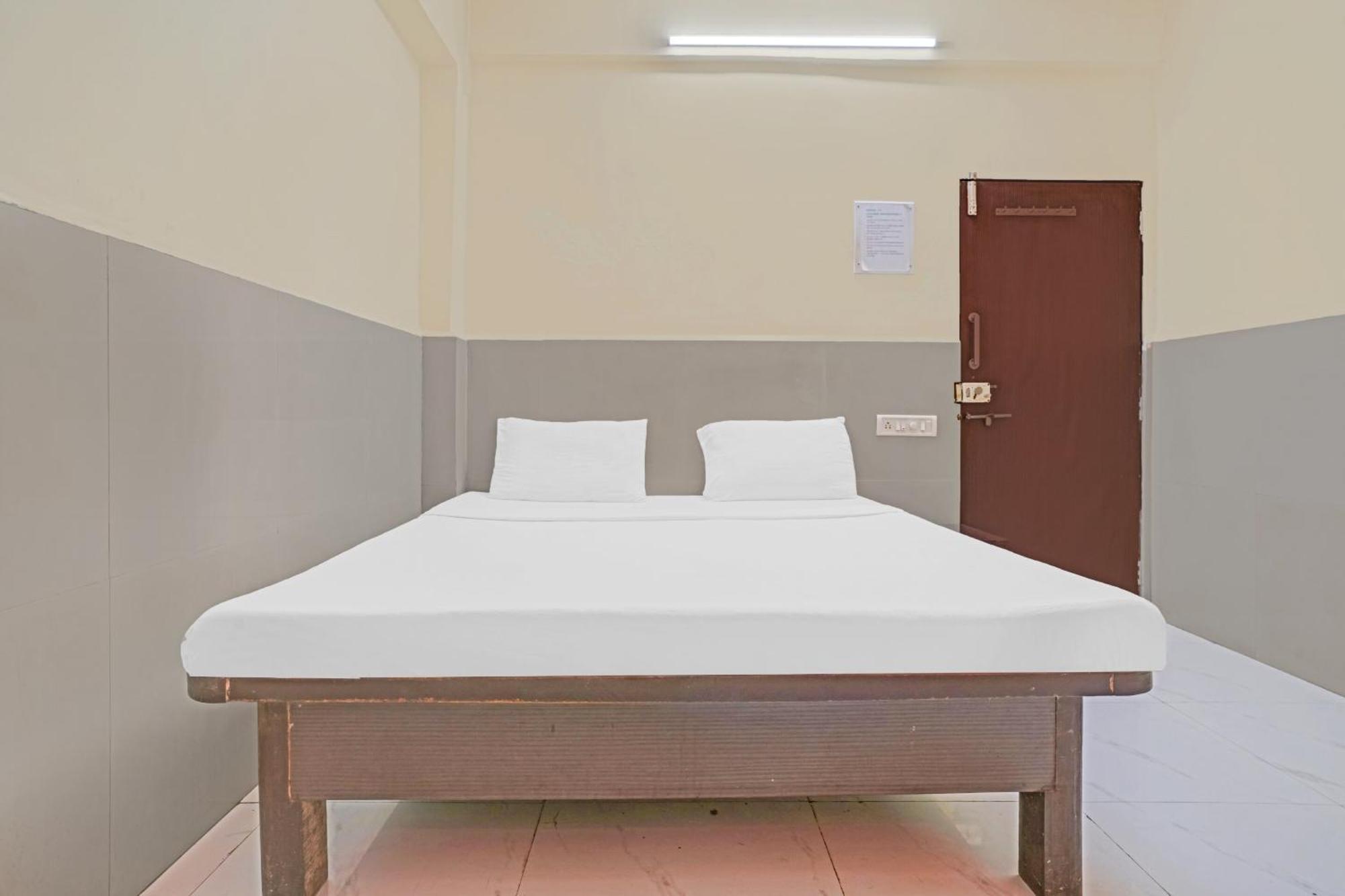 Spot On 81122 Alfa Lodge Βομβάη Εξωτερικό φωτογραφία